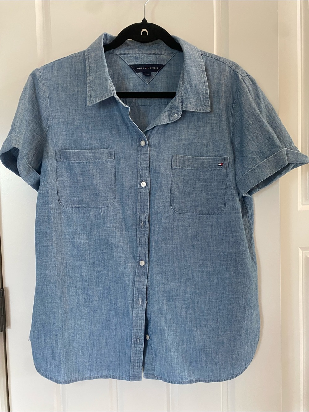 Tommy Hilfiger Light Blue Short-Sleeve Chambray Button-Down Shirt
